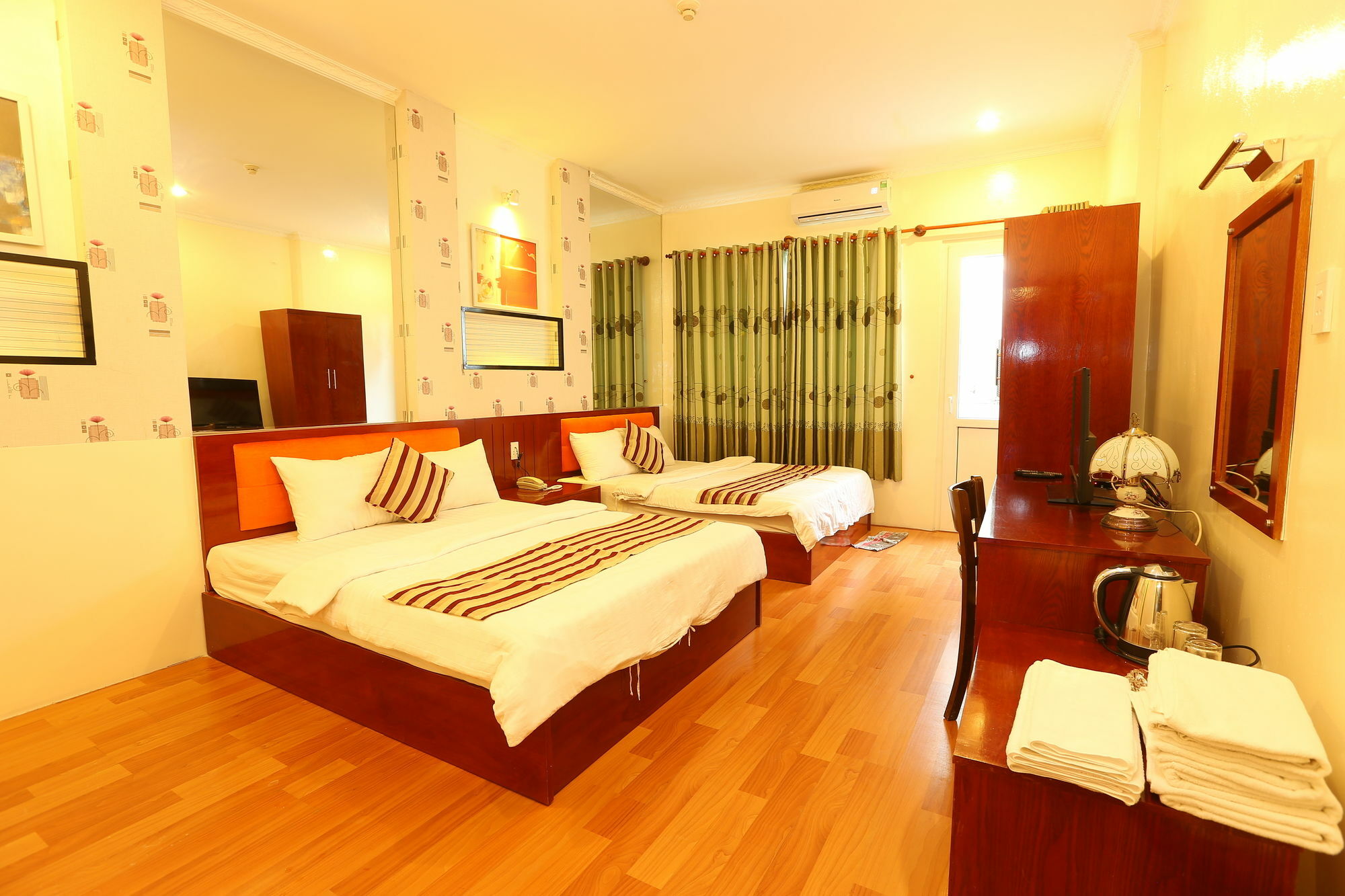 Saigon Crystal Hotel Хошимин Екстериор снимка