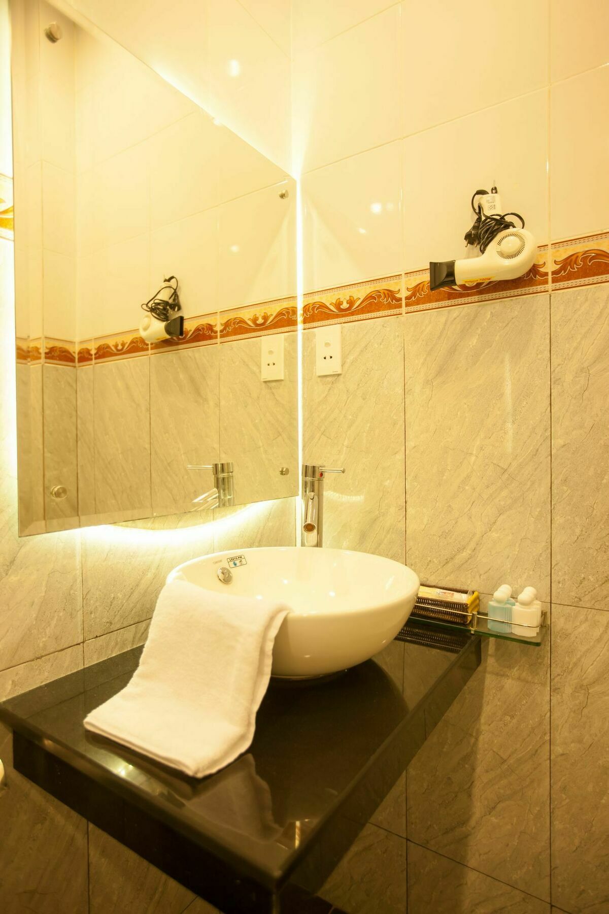 Saigon Crystal Hotel Хошимин Екстериор снимка