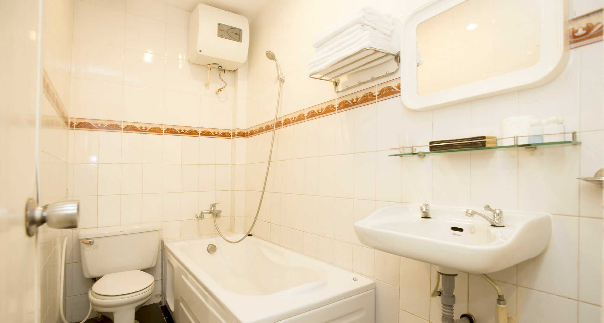 Saigon Crystal Hotel Хошимин Екстериор снимка