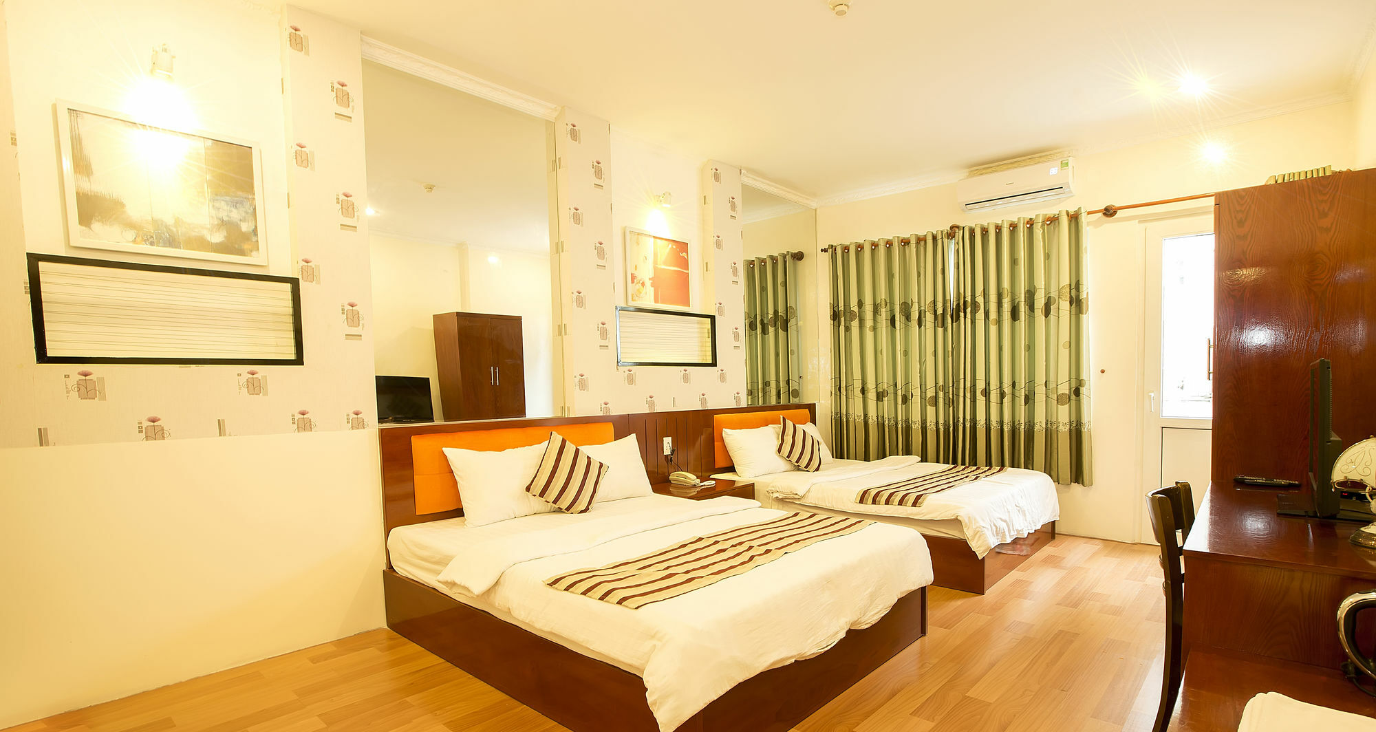 Saigon Crystal Hotel Хошимин Екстериор снимка